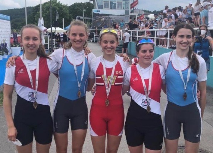 Gold für die Mannschaft des RaW, RC Tegel und NRCB im JF 4x+ B LG (Foto: RaW)
